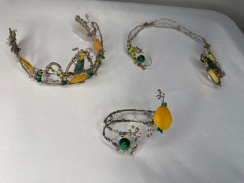 Crown, neck choker & bracelet - Sterling Silver - Yellow dyed Jade, Green African Jade, Green Aventurine & Swarovski