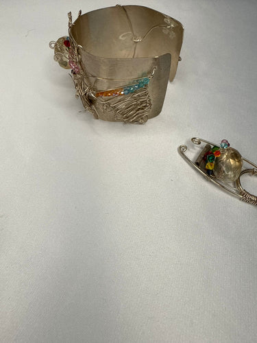Sterling silver with Quartz & Swarovski-set