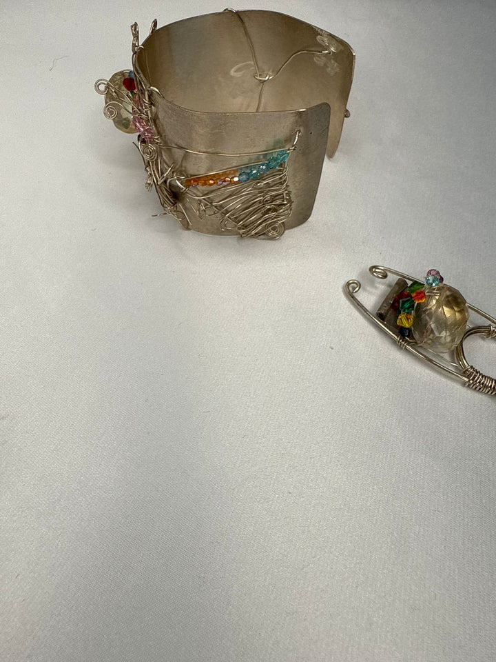 Sterling silver with Quartz & Swarovski-set